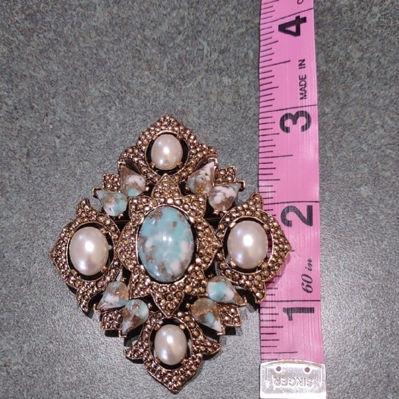 Vintage Sarah Coventry Gold ToneRemembrance Brooch Faux Turquois and Pearl - Picture 7 of 7